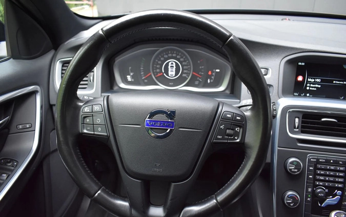 Volvo V60 cena 55900 przebieg: 149200, rok produkcji 2015 z Szprotawa małe 781